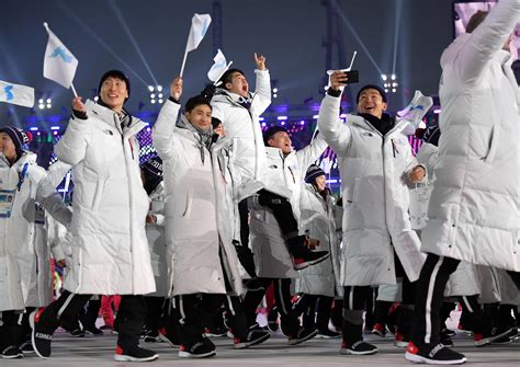 De 2018 Pyeongchang Winterspelen: Een Olympische Ontmoeting tussen Noord- en Zuid-Korea tijdens een Tijd van Gespannen Relaties